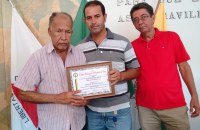 Entrega de Título de Mérito Profissional